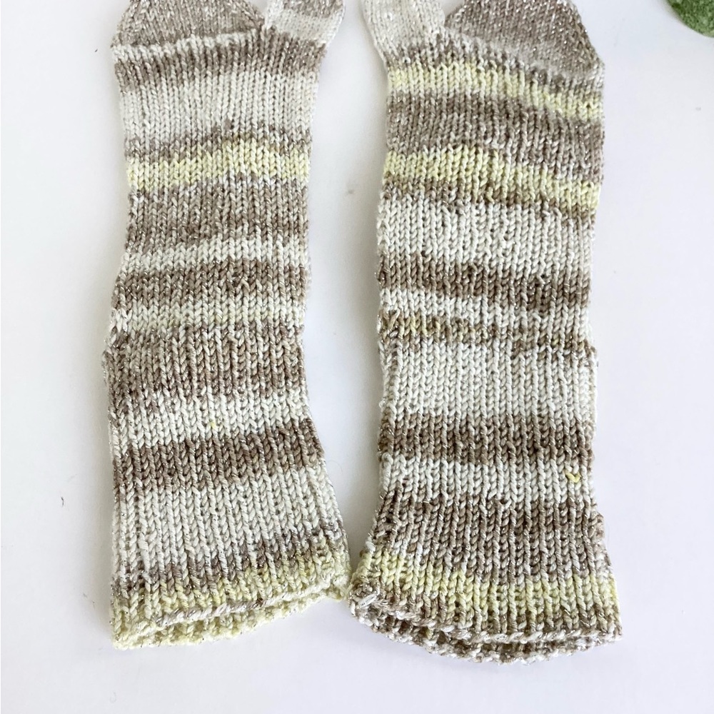 Socks Hand Crafted Ankle Flip Flop Tan Cream Silver Tan Knit Boho Eclectic - Picture 11 of 16